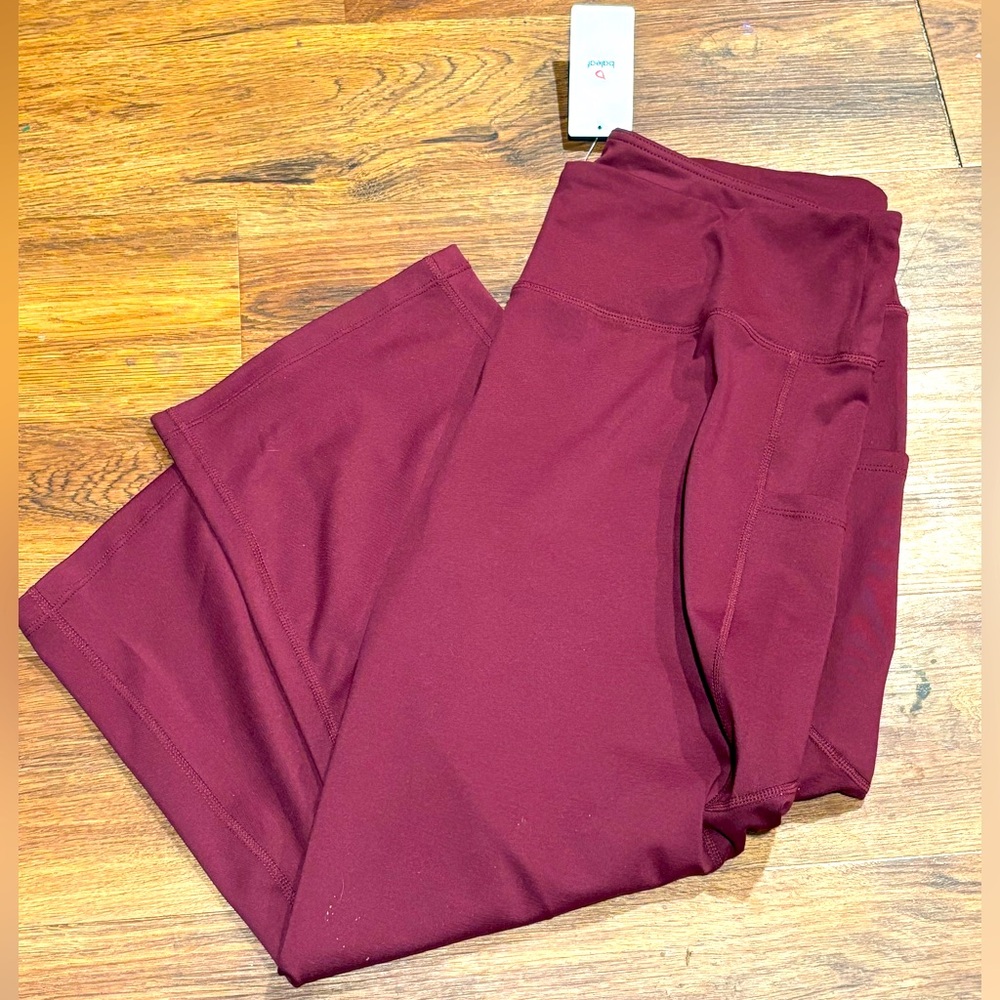 🖤 3/$33 Baleaf Capri Leggings Burgandy Color NWT